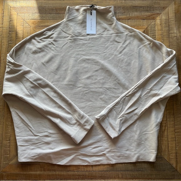 New with tags dynamite sweater top - Picture 1 of 4